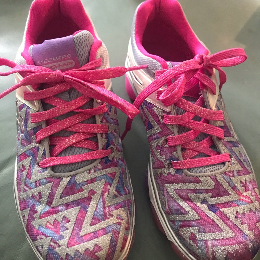 Beautiful Sketcher sneaker size 2. Gently worn